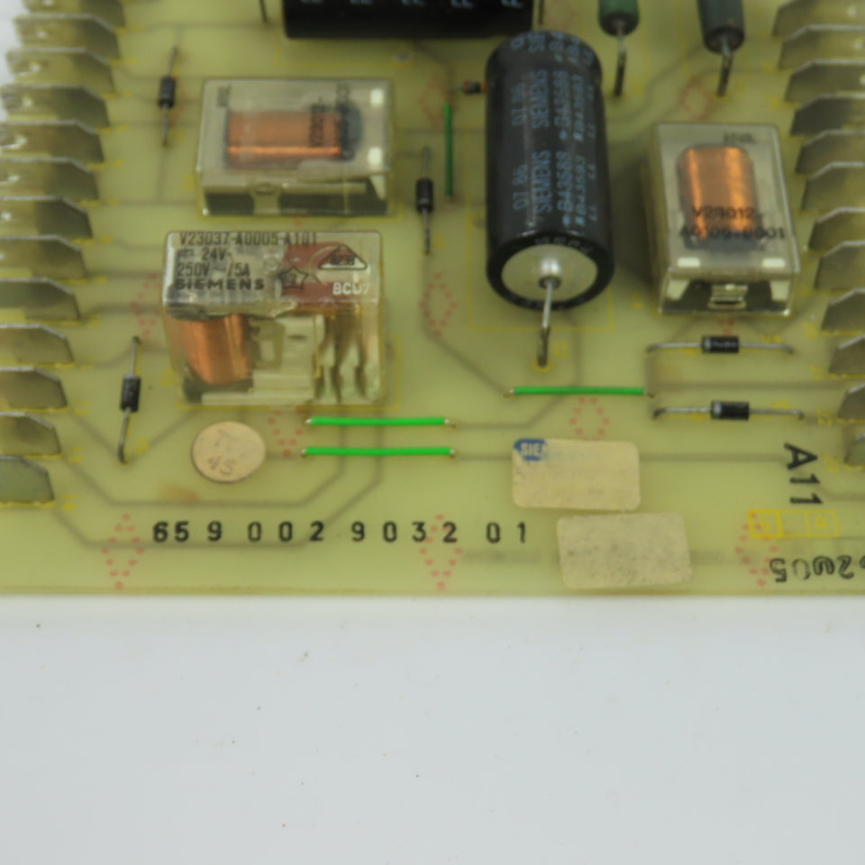 Siemens 65 9 002 9032 01 Industrial Relay Terminal Circuit Board 24V Relays