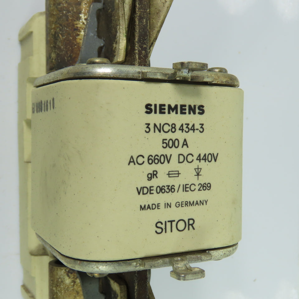 Siemens 3NC8434-3 SITOR Semiconductor Fuse 500A 660VAC 440VDC W/ 3NH7420 Base