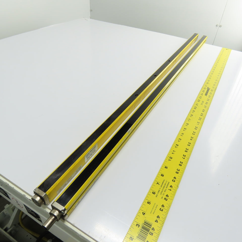 Leuze SOLID-4 48" Safety Light Curtain Transmitter W/ SD4R30-1200E Receiver