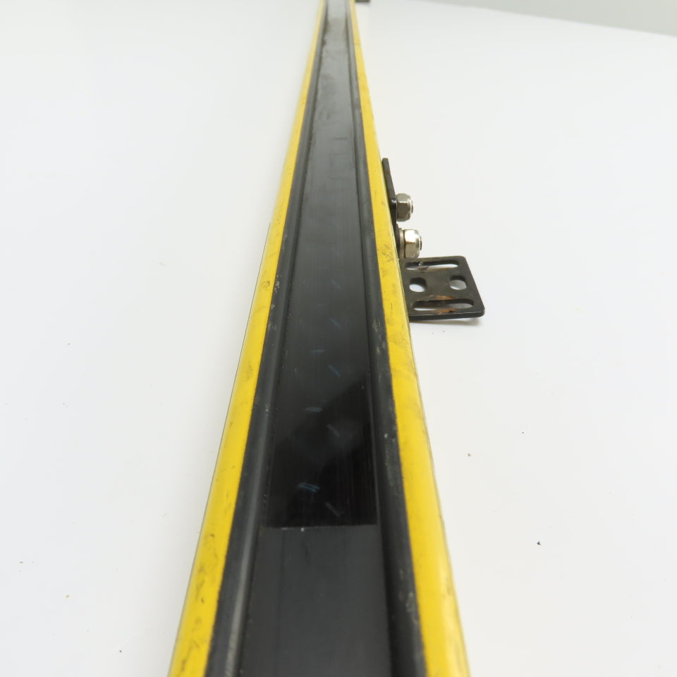 ABB FRII-4-30-1350 Safety Light Curtain 24VDC 30mm Resolution 1353mm Height