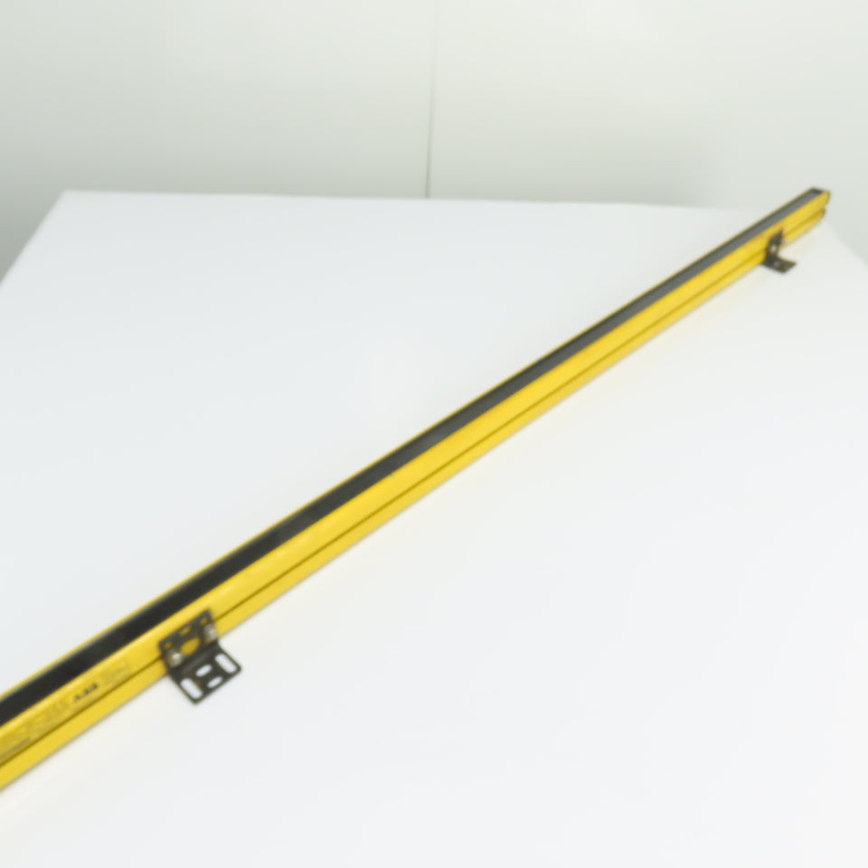 ABB FRII-4-30-1350 Safety Light Curtain 24VDC 30mm Resolution 1353mm Height