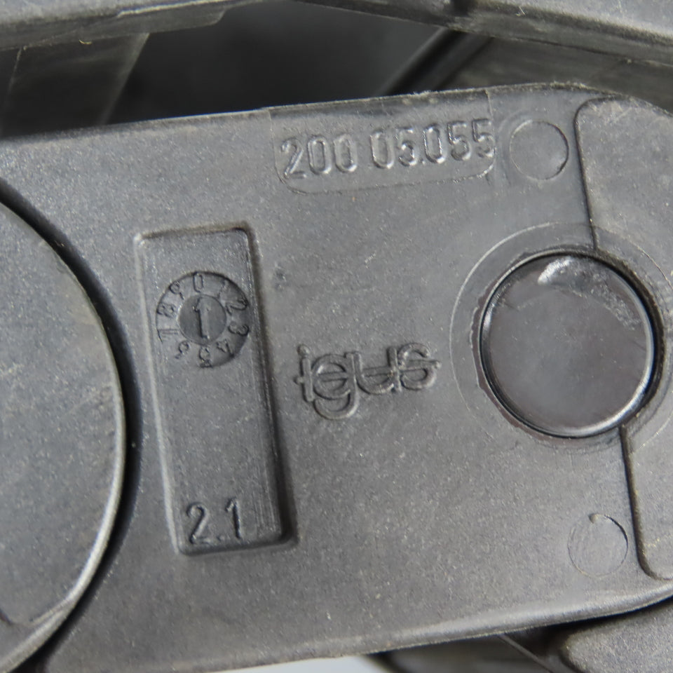 Igus 200.05.055 2-1/4" x 1" Cable Carrier Drag Chain 57" Long