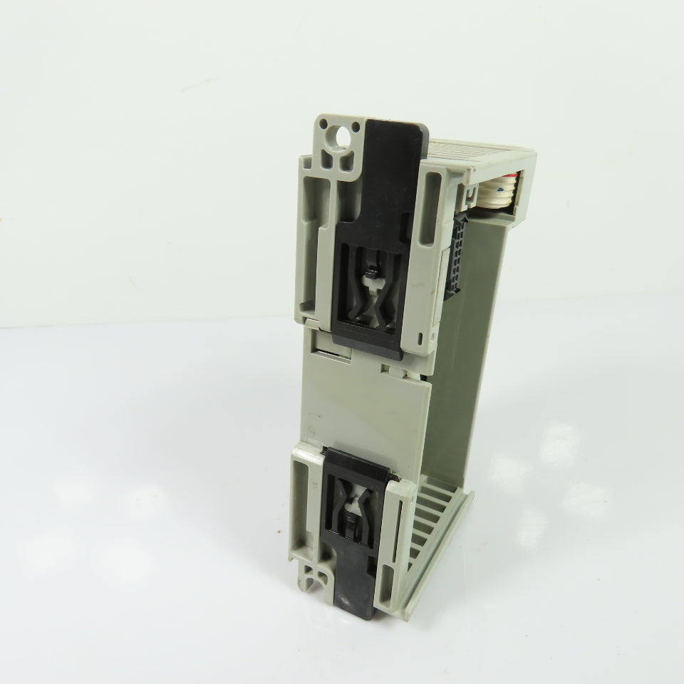 Allen-Bradley 1769-IQ16 16 PT Input Module Compact I/O 24VDC Ser A F/W Rev 3.1