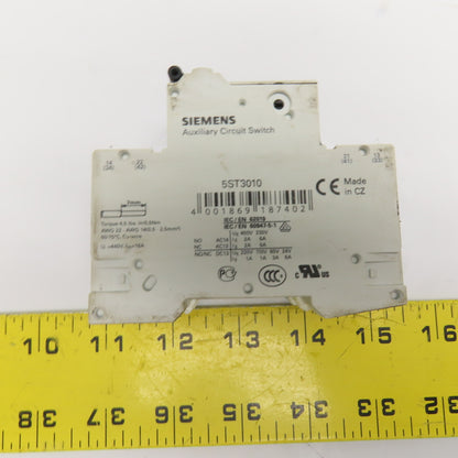 Siemens 5SY4220-7 20A 2-Pole Miniature Circuit Breaker W/ Auxiliary
