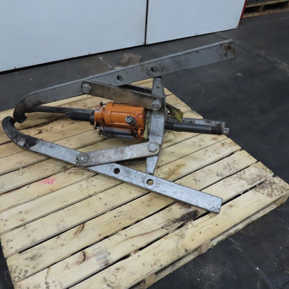 Power Team 50 Ton Twin Cylinder Hydraulic 3 Jaw Gear Puller 30" Reach 30" Screw