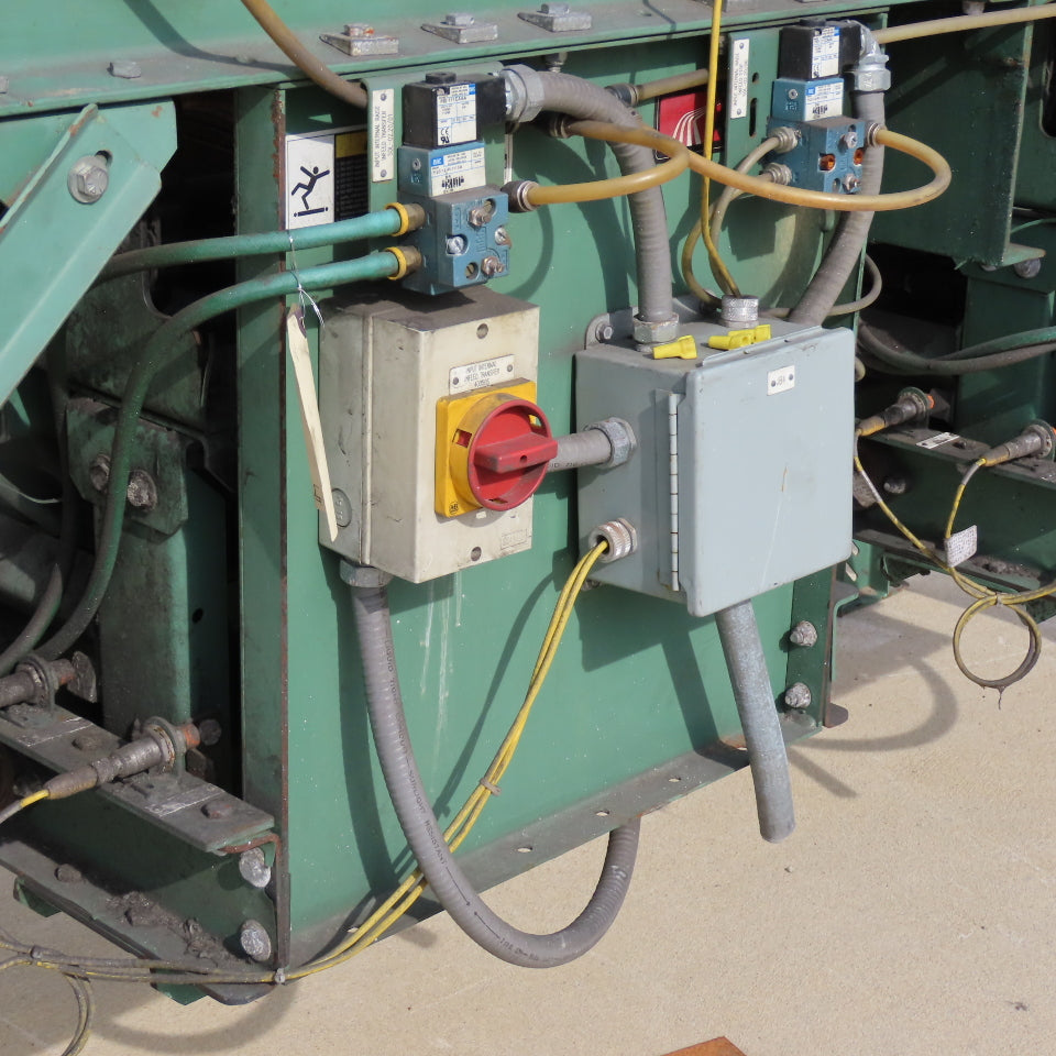 Roach 25" BF x 120" OAL Powered Roller Conveyor 90° Chain Drive Transfer 20FPM