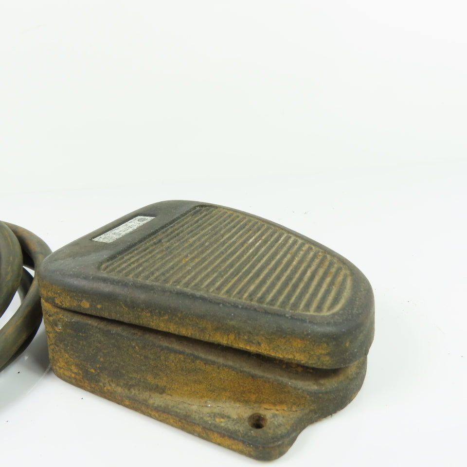 Linemaster 632-S Clipper Industrial Foot Switch 20A 125/250VAC