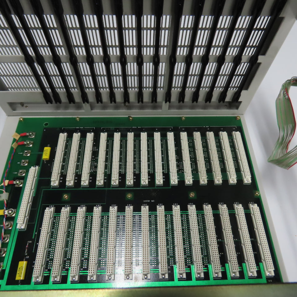 Mitsubishi UF701B MELDAS-YT2B CNC Control Unit Slot Chassis W/ Backplane