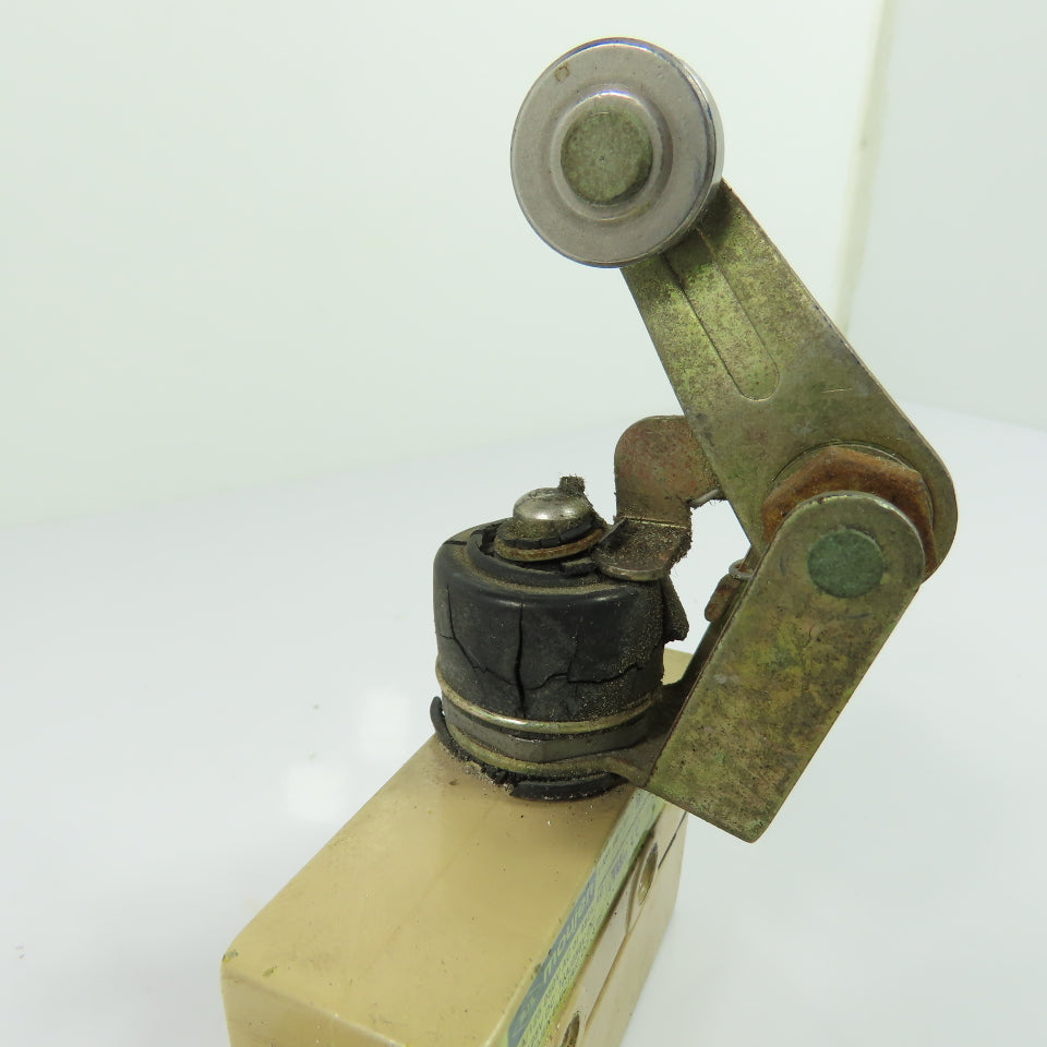 Moujen MJ1-6114 15A Adjustable Roller Lever Limit Switch 250/480VAC IP67