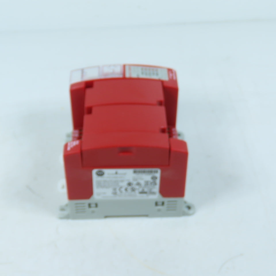 Allen-Bradley 440C-CR30-22BBB Guardmaster Safety Relay Ser A FW 10.011 24VDC 12W