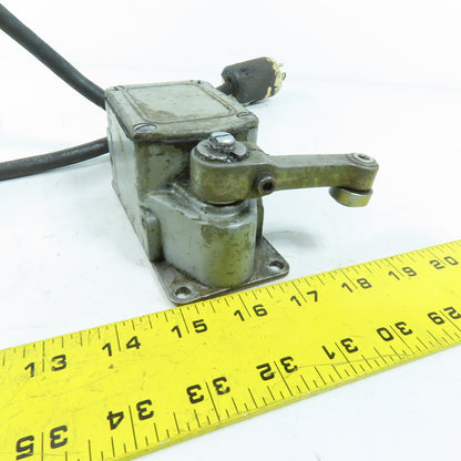 Square D Class 9007 120V-600V AC/DC Lever Action Limit Switch