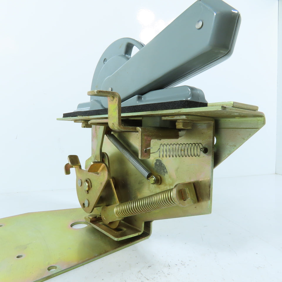 Allen-Bradley Operating Handle Mechanism for Circuit Breaker