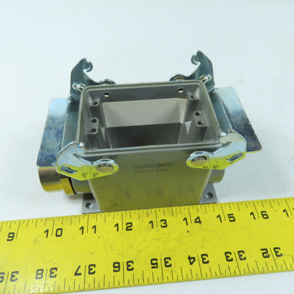 Thomas & Betts BB 832 AMV Pos-E-Kon Heavy Duty Connector Base Terminal Box