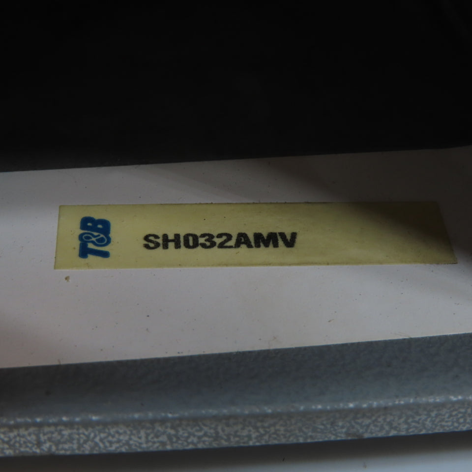 T&B SH032AMV BB132AMV Pos-E-Kon Heavy Duty Connector Base & Hood Set