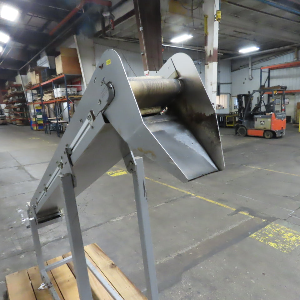 RNA 102" x 9" Incline Cleated Belt Conveyor 230/400V 3Ph 59" Discharge 6.5FPM