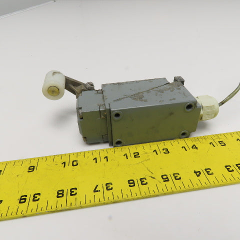 Allen Bradley 802T-AP Oil Tight Limit Switch 600V 40146-747-63 Operator Head