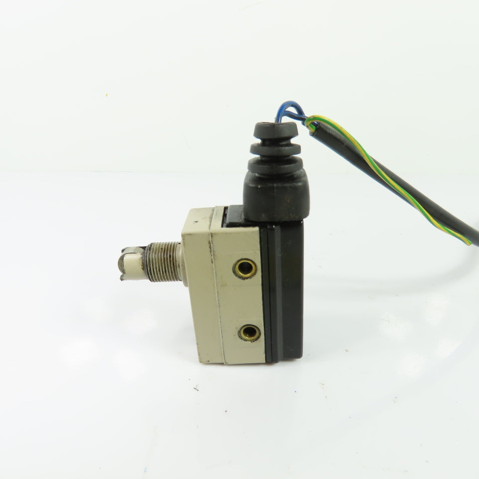 Omron ZC-W2255 Sealed Roller Lever Limit Switch 0.5A 125VDC 0.25A 250VDC