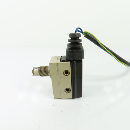 Omron ZC-W2255 Sealed Roller Lever Limit Switch 0.5A 125VDC 0.25A 250VDC