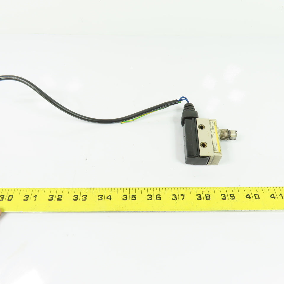 Omron ZC-W2255 Sealed Roller Lever Limit Switch 0.5A 125VDC 0.25A 250VDC
