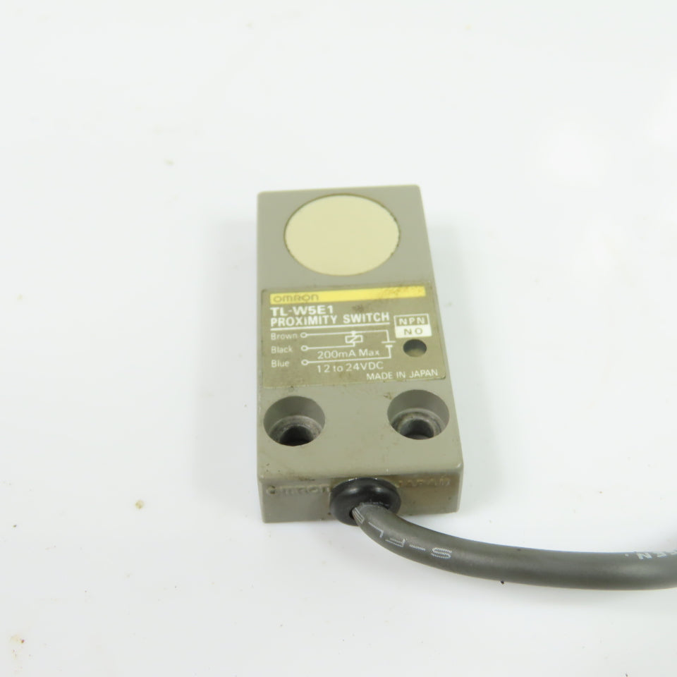 Omron TL-W5E1 Proximity Switch NPN NO 12-24VDC