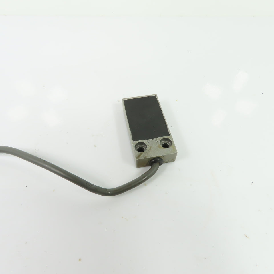 Omron TL-W5E1 Proximity Switch NPN NO 12-24VDC