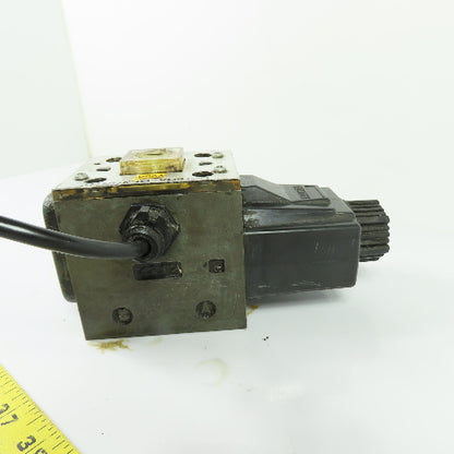 Uchida-Rexroth 3WE10A-AG/AW100-00NPL Hydraulic Directional Control Valve AC 100V