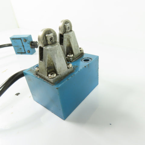 Yamatake Honeywell 14CE3-1J Micro Limit Switch Roller Plunger 3A 250VAC