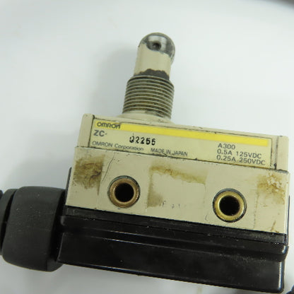 Omron ZC-Q2255 Limit Switches A300 0.5A 125VDC 0.25A 250VDC Lot of 3
