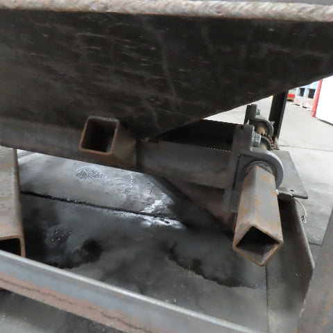 Stackable Custom Steel Bulk Dry Material Mobil Hopper W/ Manual Dump Gate