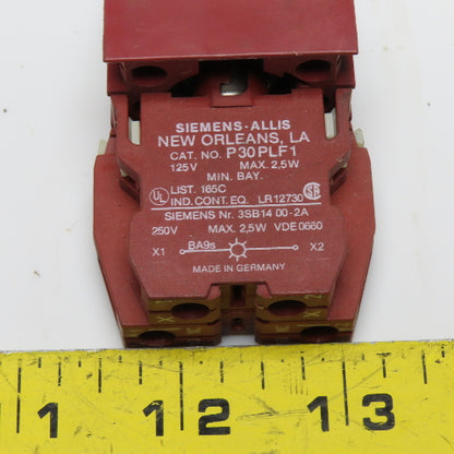 Siemens-Allis P30PLF1 Green Illuminated Momentary Contact Switch