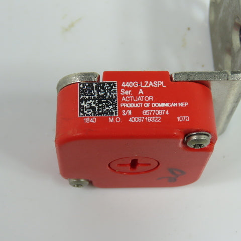 Allen-Bradley 440G-LZASPL Ser A Safety Switch Actuator W/ Mounting Bracket