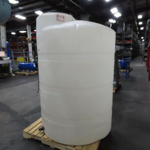 Norwesco 500 Gallon Vertical Non Corrosive Poly Chemical Storage Tank