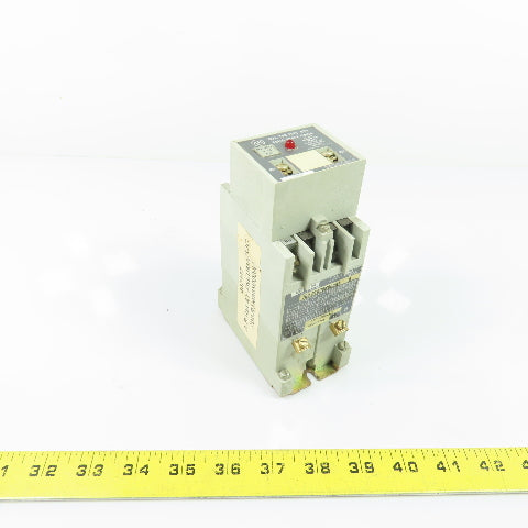 Allen-Bradley 700-RTR00N000A1 Solid State Timer Relay 110-120VAC .4-30 Sec Off