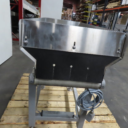 RNA BUW100 11-3/4" x 40" Stainless Steel Hopper Belt Conveyor 2FPM 400/230V 50Hz