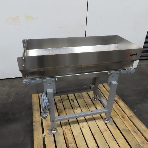 RNA BUW100 11-3/4" x 40" Stainless Steel Hopper Belt Conveyor 2FPM 400/230V 50Hz
