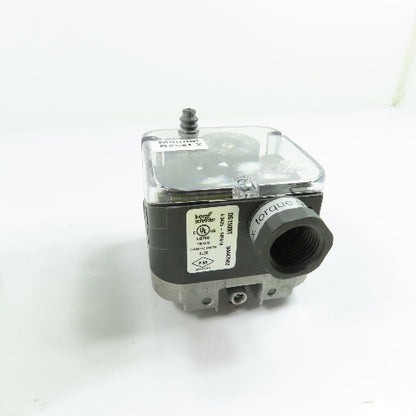 Kromschroder 84447982 DG150NT Gas Pressure Switch 12-60 in wc 240VAC NEW