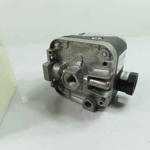 Kromschroder 84447982 DG150NT Gas Pressure Switch 12-60 in wc 240VAC NEW
