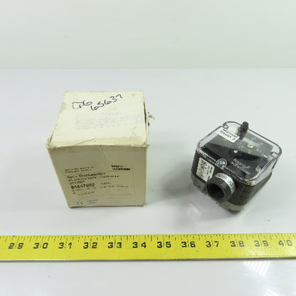 Kromschroder 84447982 DG150NT Gas Pressure Switch 12-60 in wc 240VAC NEW