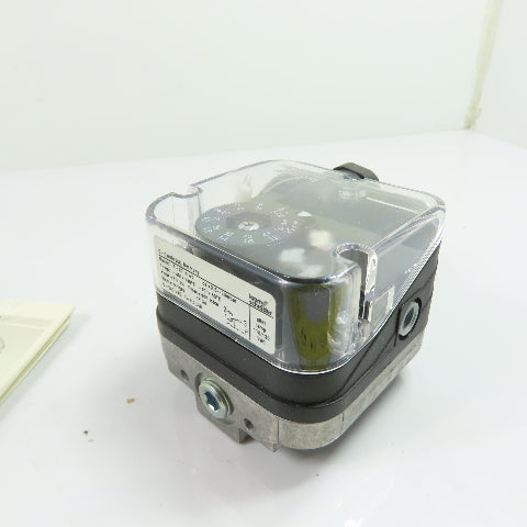 Kromschroder 84447822 DG50T Gas Pressure Switch 1/4" NPT 1-20 in wc 2.5-50mbar