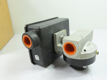 UFM Universal Flow Monitors SN-ASB6GM-6-850V.9-A1NR Flow Meter Switch 6 GPM NEW