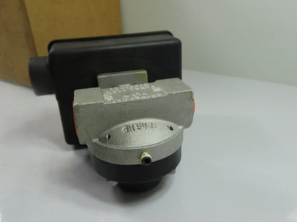 UFM Universal Flow Monitors SN-ASB6GM-6-850V.9-A1NR Flow Meter Switch 6 GPM NEW