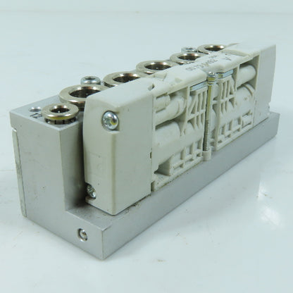 Dalmec 00.79.0452 Directional Valve Air Pilot On Manifold 5/16" Push To Connect