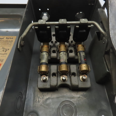 Bull Dog Vacu-Break 30A 3-Pole Fusible Safety Disconnect Switch 240VAC