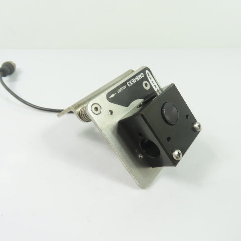 Banner M126E2LDQ5 SMB46X3 Laser Emitter Sensor W/ SMB46X3 Mounting Bracket