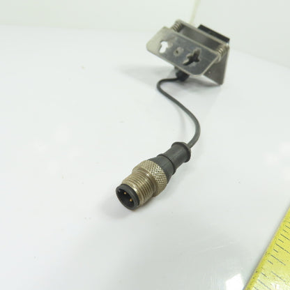 Banner M126E2LDQ5 SMB46X3 Laser Emitter Sensor W/ SMB46X3 Mounting Bracket