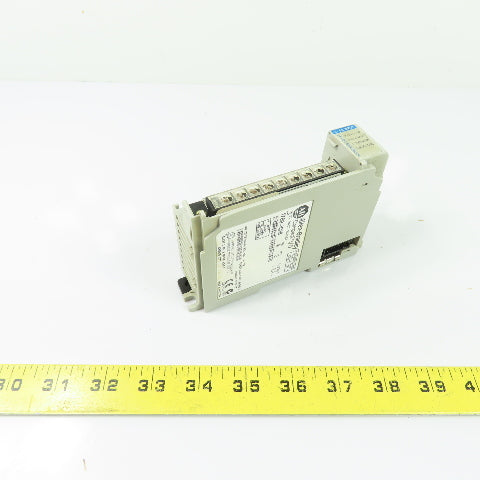 Allen-Bradley 1769-IQ16 16 PT Input Module Compact I/O 24VDC Ser A F/W Rev 3.1