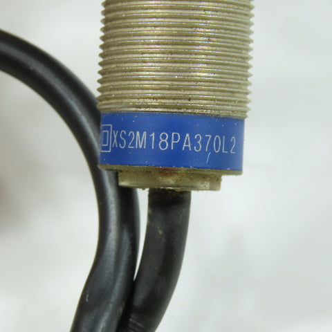 Telemecanique XS2M18PA370L2 Inductive Proximity Sensor M18