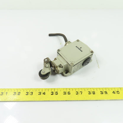 Siemens 3SE2 100-1 Position Limit Switch Roller Lever 10A 500V IP65