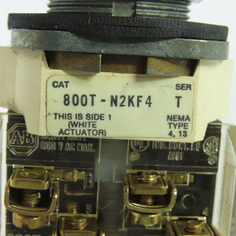 Allen-Bradley 800T-N2KF4 3-Position Selector Switch 600VAC Ser T