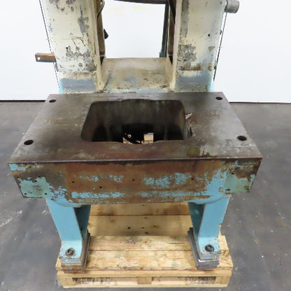Minster No. 4 32 Ton OBI Stamping Punch Press 480V 4" Stroke Tested See Info